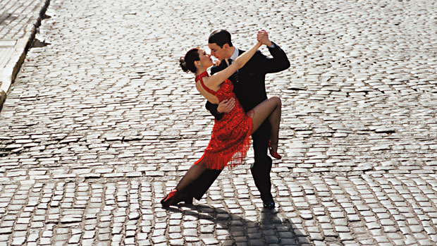 Tango - vertikalna ekspresija horizontalnih želja
